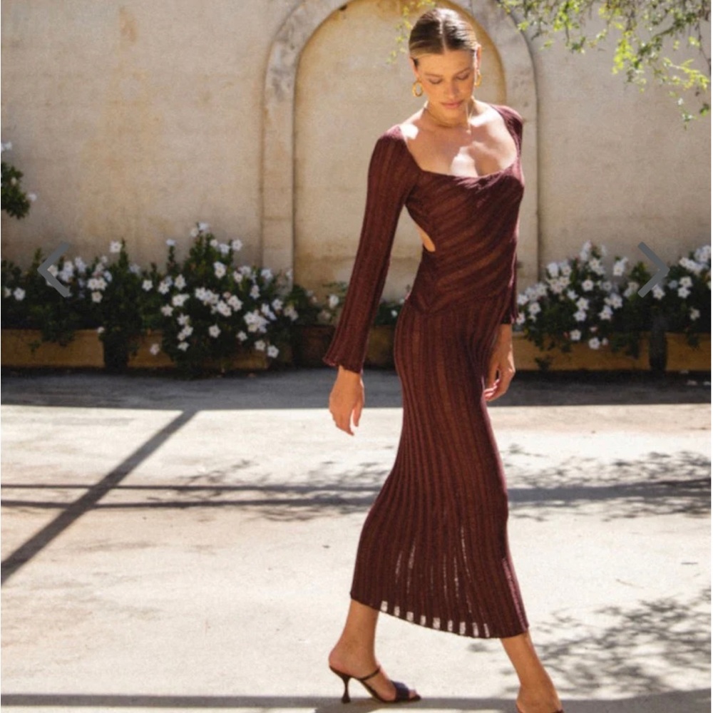 NWT VRG GRL Beauty Musings Knit Midi Dress // Chocolate